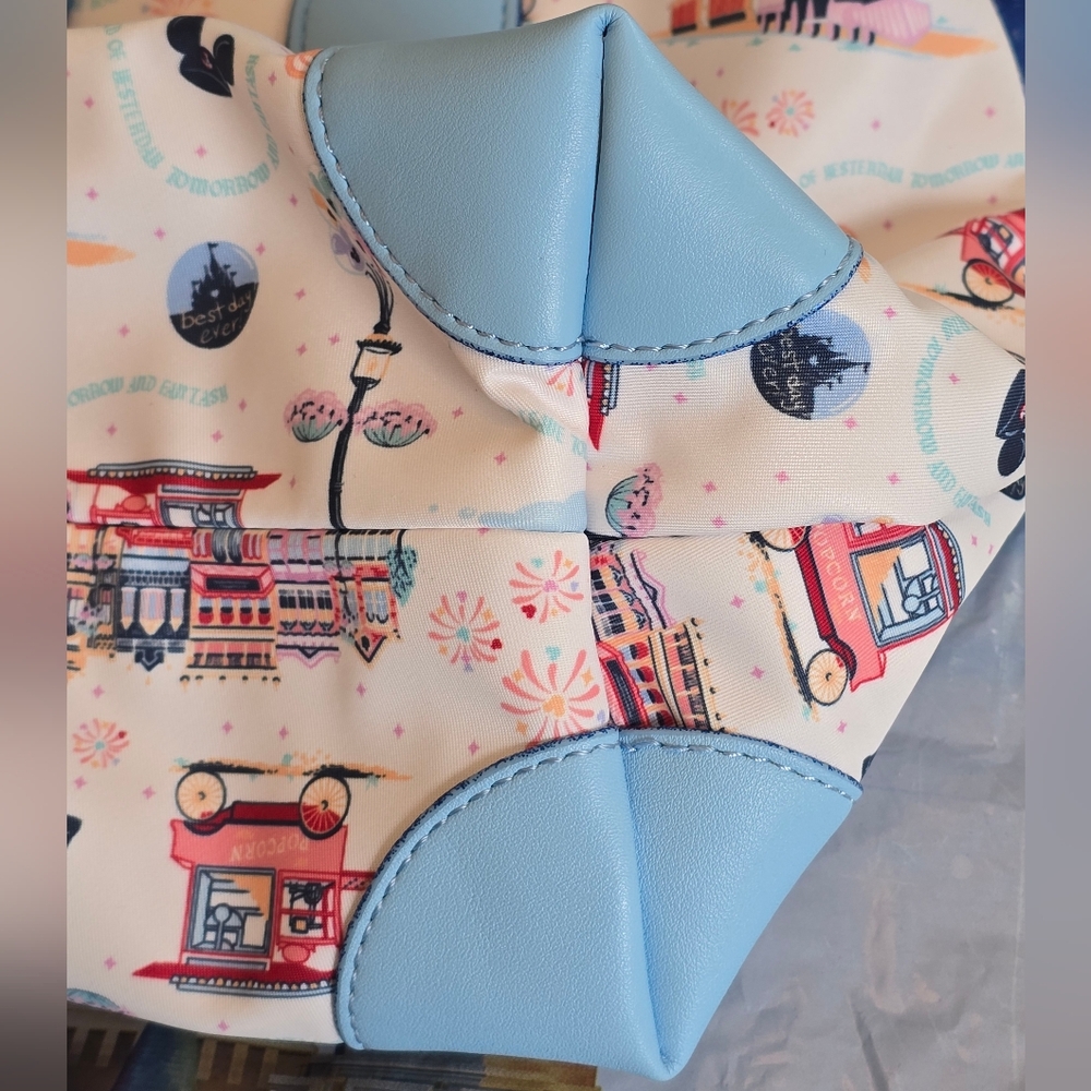 SOLD ♡ | Disney Pouchette Crossbody - Picture 7 of 14